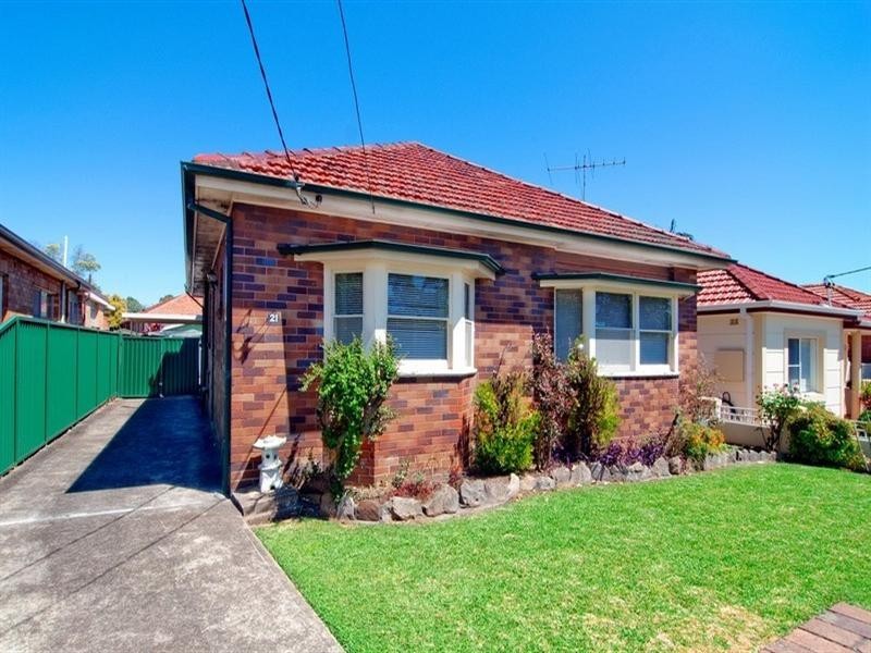 21 Rosemeath Avenue, Kingsgrove NSW 2208