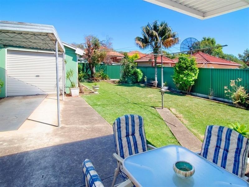 21 Rosemeath Avenue, Kingsgrove NSW 2208