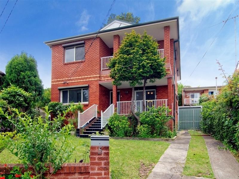 5 Leon Avenue, Roselands NSW 2196