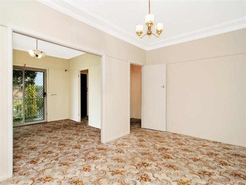 5 Leon Avenue, Roselands NSW 2196