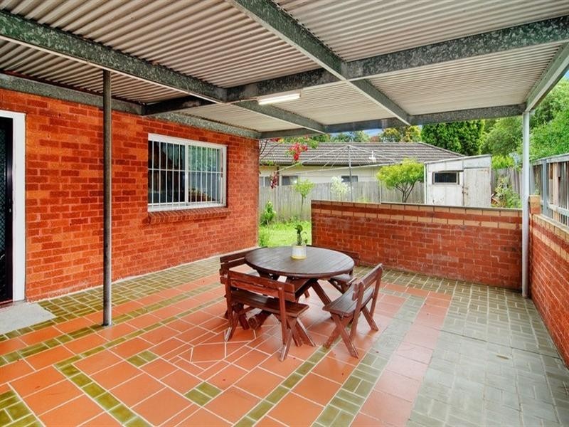 5 Leon Avenue, Roselands NSW 2196