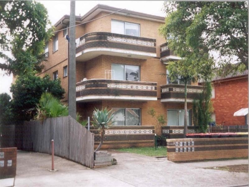 4/3 Seventh Avenue, Campsie NSW 2194