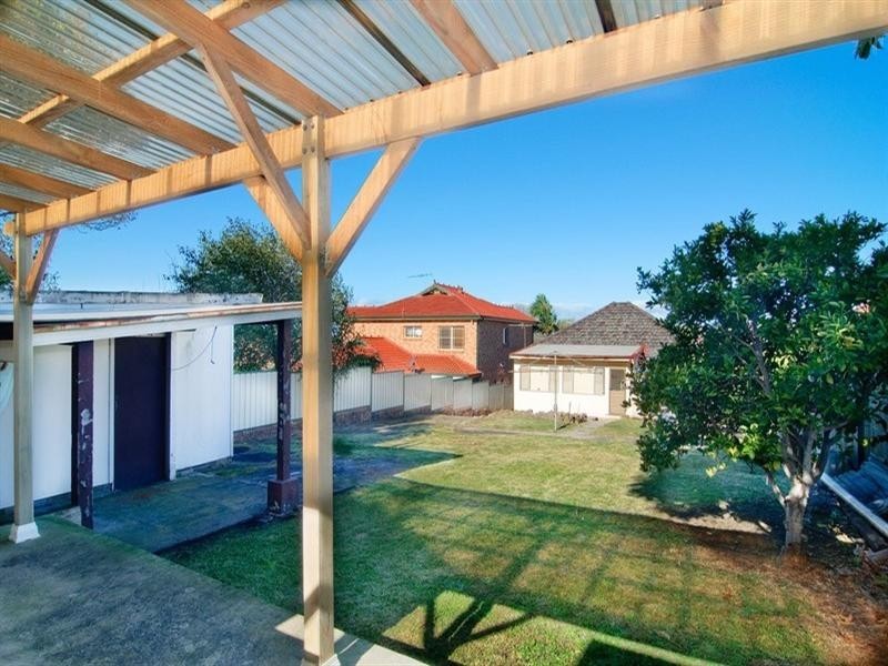 27 Gueudecourt Avenue, Earlwood NSW 2206