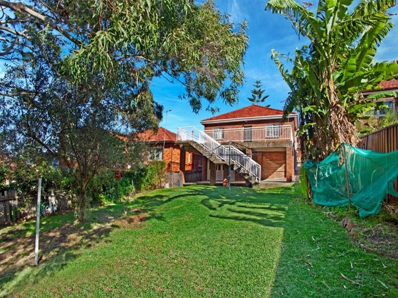 6 Arinya Street, Kingsgrove NSW 2208