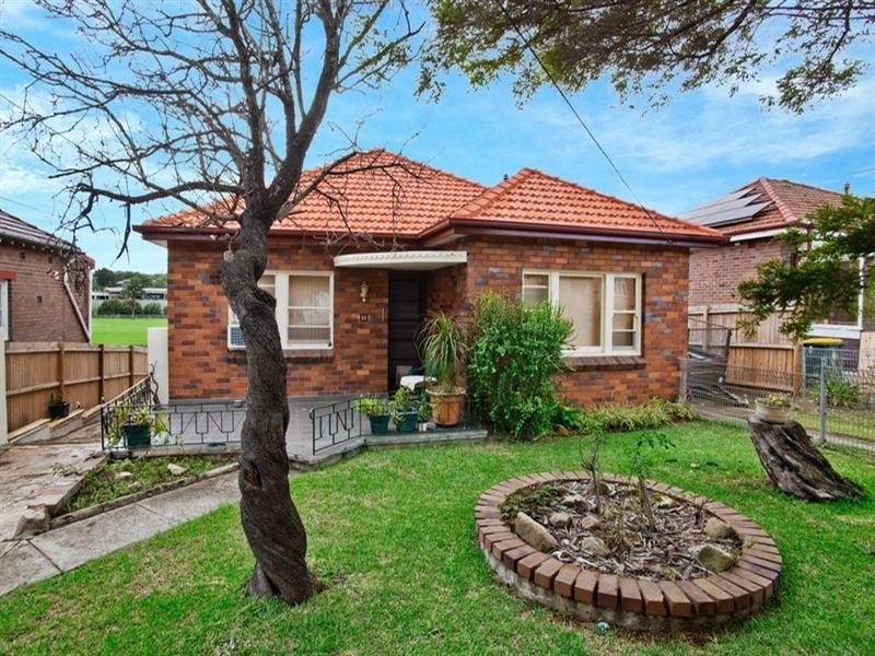11 Phillips Avenue, Canterbury NSW 2193