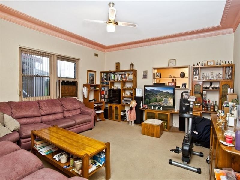 11 Phillips Avenue, Canterbury NSW 2193