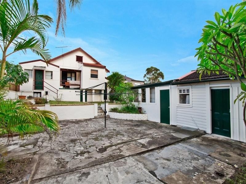 11 Phillips Avenue, Canterbury NSW 2193