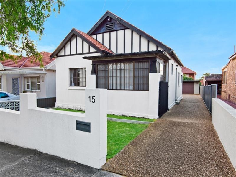 15 Fleet Avenue, Earlwood NSW 2206