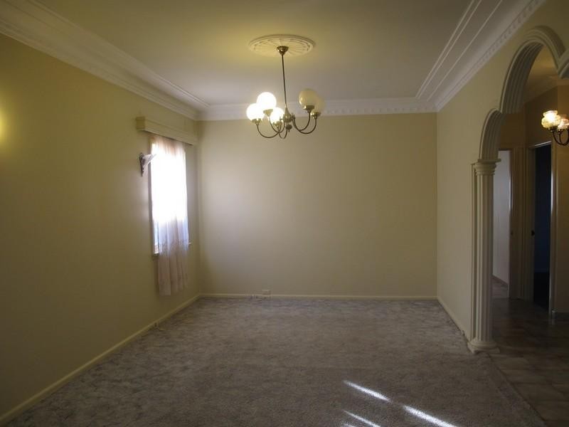 6 Arinya Street, Kingsgrove NSW 2208