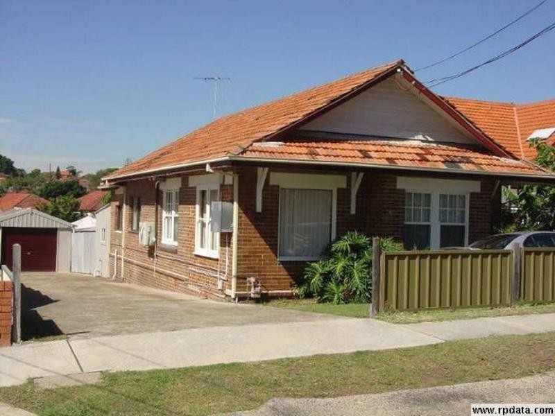 34 Narani Crescent, Earlwood NSW 2206