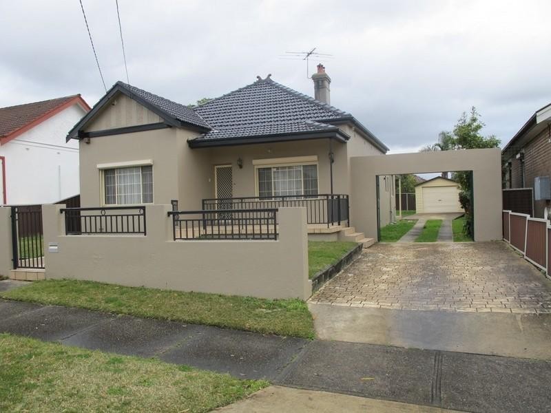 13 Robertson Street, Campsie NSW 2194