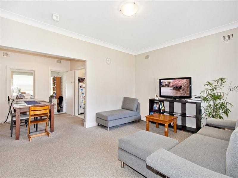 10 Flers Avenue, Earlwood NSW 2206