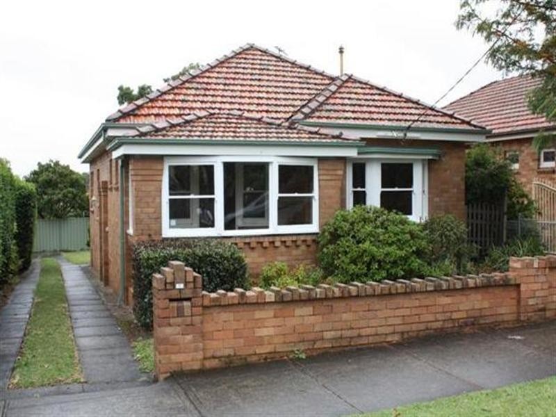 1 Mabel Street, Kingsgrove NSW 2208