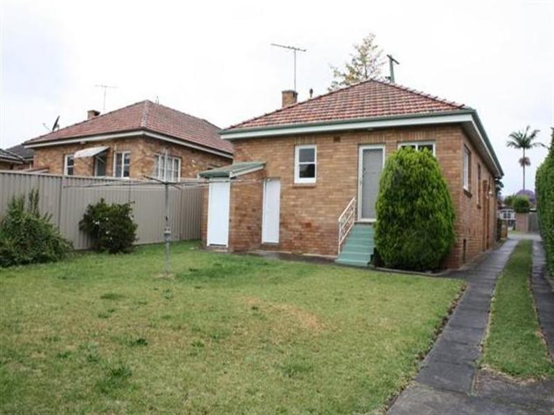 1 Mabel Street, Kingsgrove NSW 2208