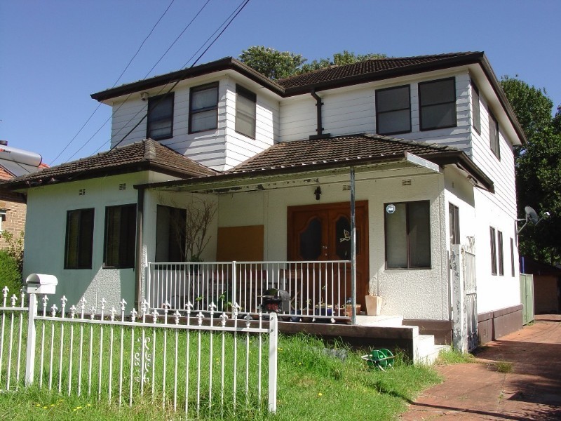 10 Younger Avenue, Earlwood NSW 2206