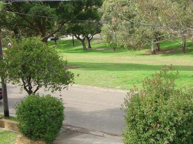 33 Paris Avenue, Earlwood NSW 2206