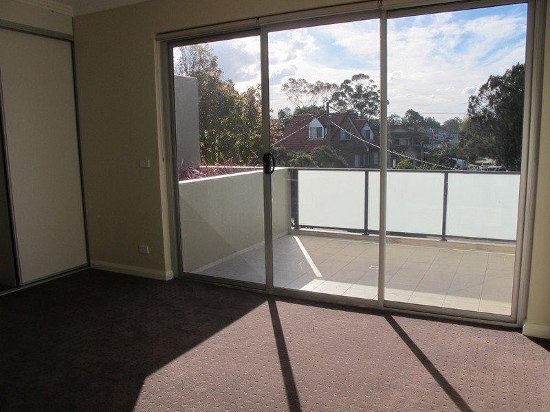 2A Undercliff Road, Earlwood NSW 2206