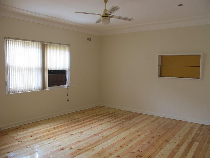 1/11 Phillips Avenue, Canterbury NSW 2193