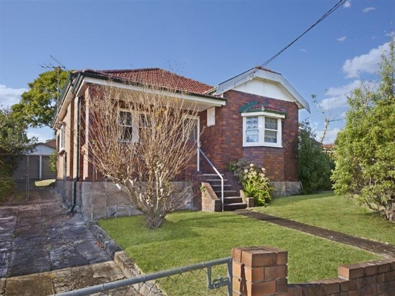 11 Warburton Parade, Earlwood NSW 2206