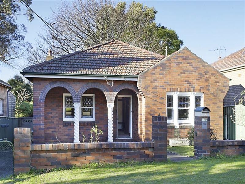 8 Finlays Avenue, Earlwood NSW 2206