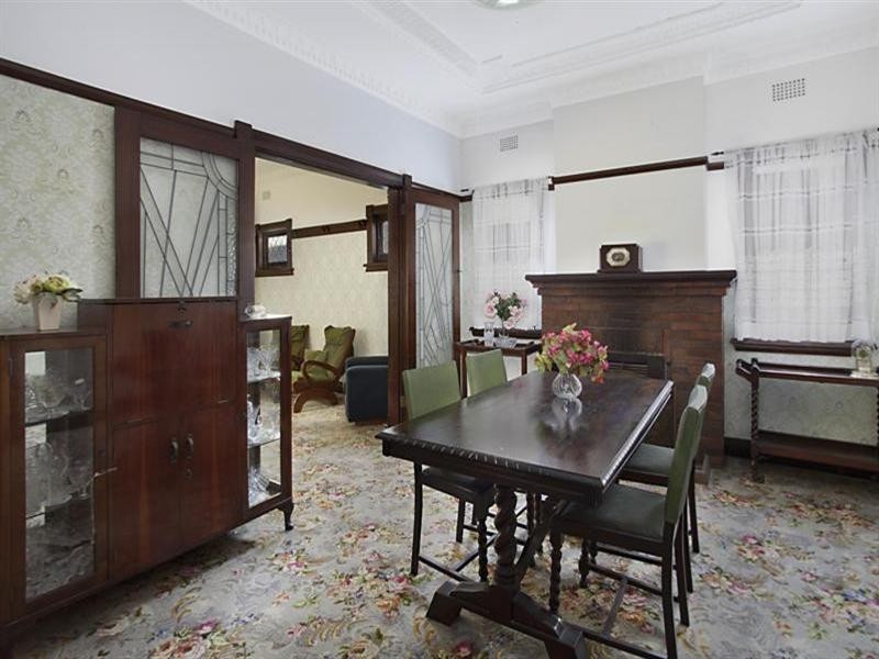 8 Finlays Avenue, Earlwood NSW 2206