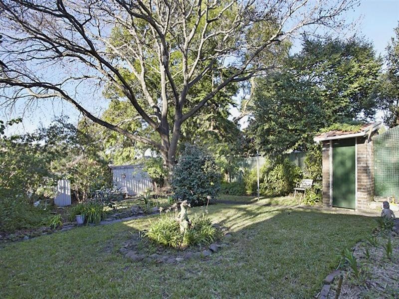 8 Finlays Avenue, Earlwood NSW 2206