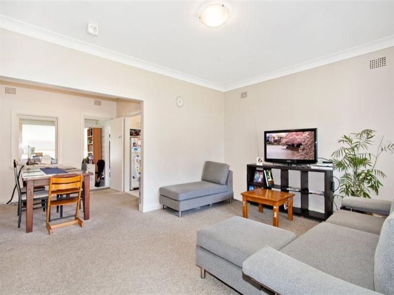 10 Flers Avenue, Earlwood NSW 2206