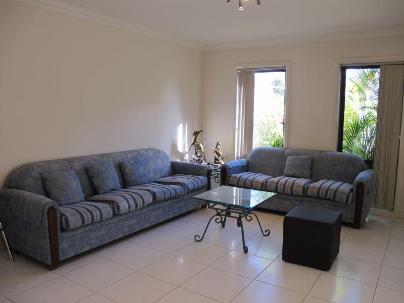 8 Robert Street, Belmore NSW 2192