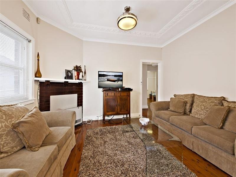 7 Frost Street, Earlwood NSW 2206