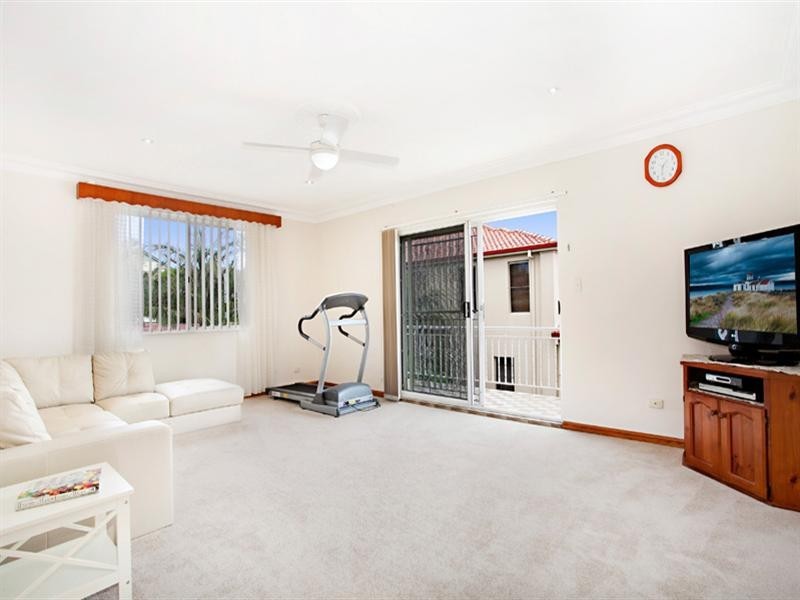 1 Hood Avenue, Earlwood NSW 2206