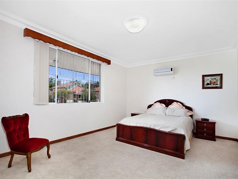 1 Hood Avenue, Earlwood NSW 2206