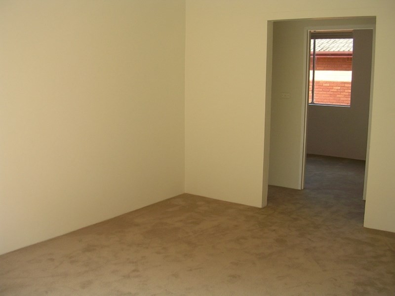 9/3 Seventh Avenue, Campsie NSW 2194