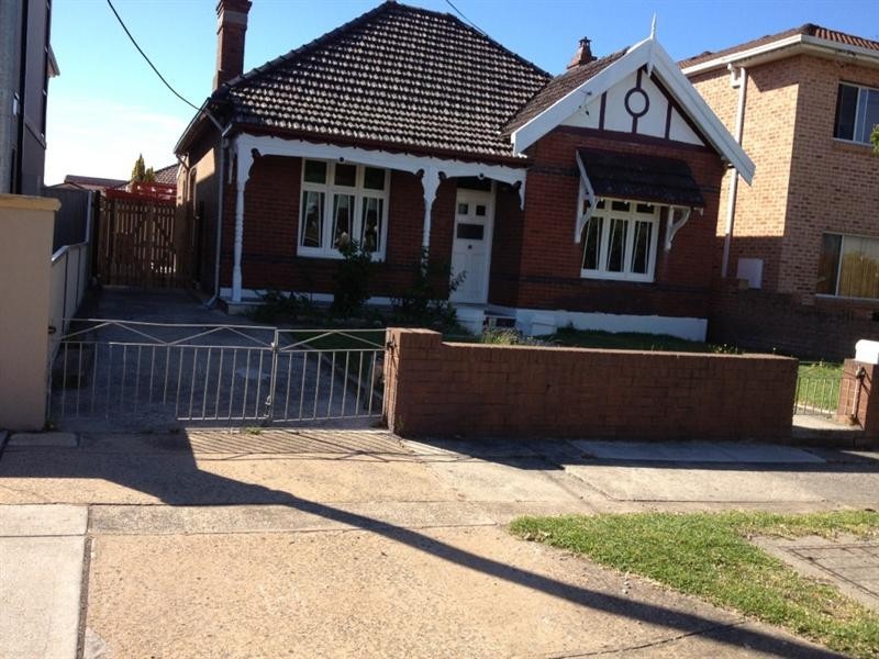 6 View Street, Earlwood NSW 2206