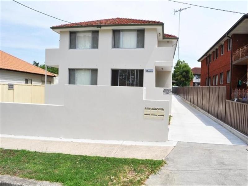 1/63 Augusta Street, Punchbowl NSW 2196