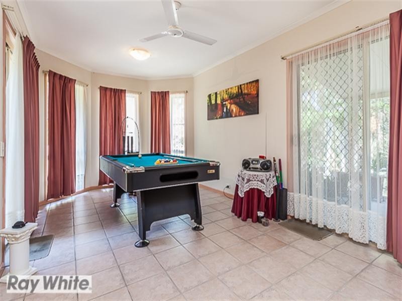 6 Carmody Court, Petrie QLD 4502