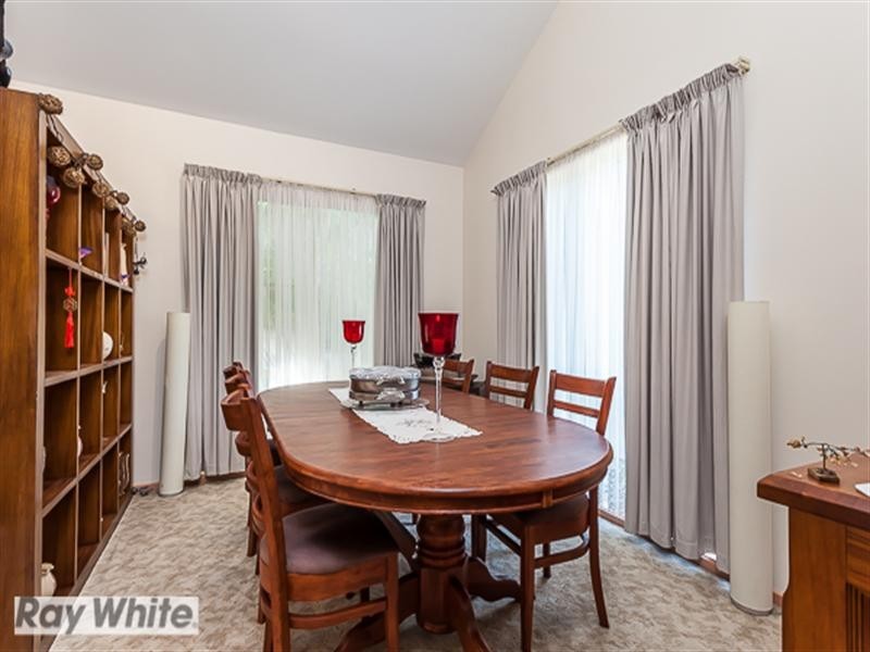 6 Carmody Court, Petrie QLD 4502