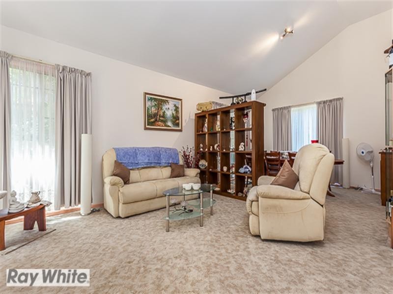 6 Carmody Court, Petrie QLD 4502