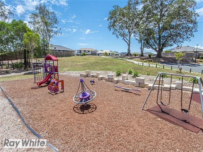 18 Outlook Court, Kallangur QLD 4503