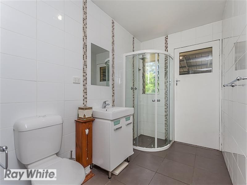 1 Whiteside Road, Whiteside QLD 4503