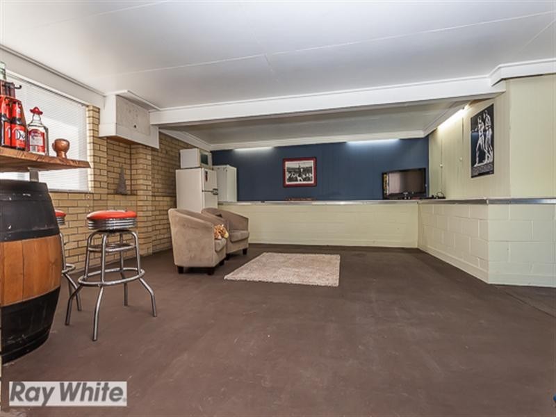 1 Whiteside Road, Whiteside QLD 4503