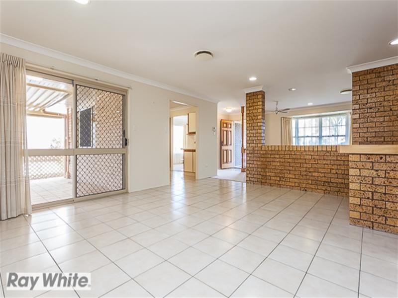 10 Vaucluse Street, Petrie QLD 4502