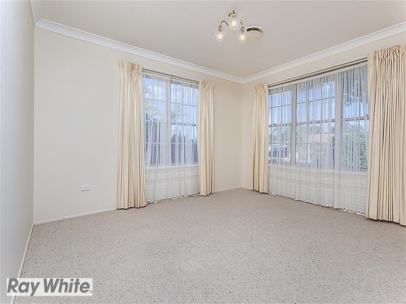 10 Vaucluse Street, Petrie QLD 4502