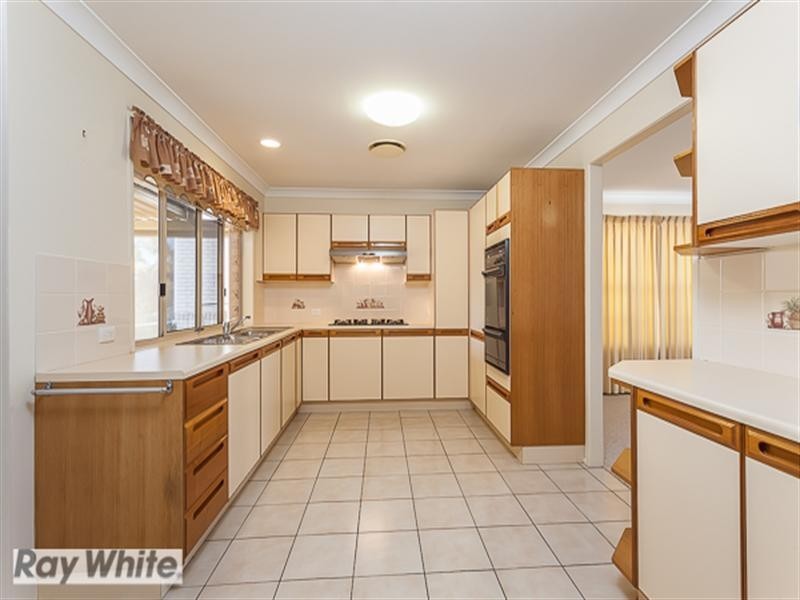 10 Vaucluse Street, Petrie QLD 4502