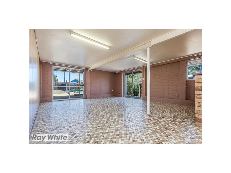 18 Loowa Street, Kallangur QLD 4503