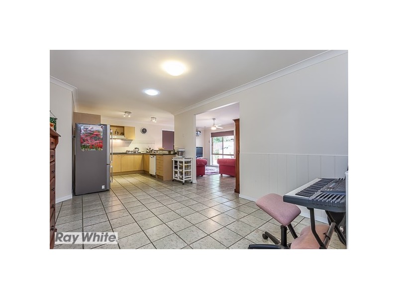 7 Kirri Avenue, Petrie QLD 4502