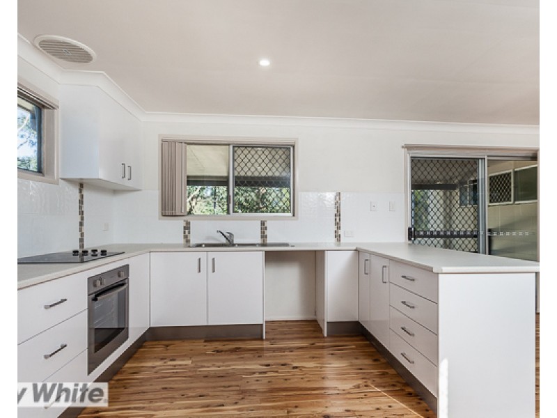 10 Arunga Street, Petrie QLD 4502