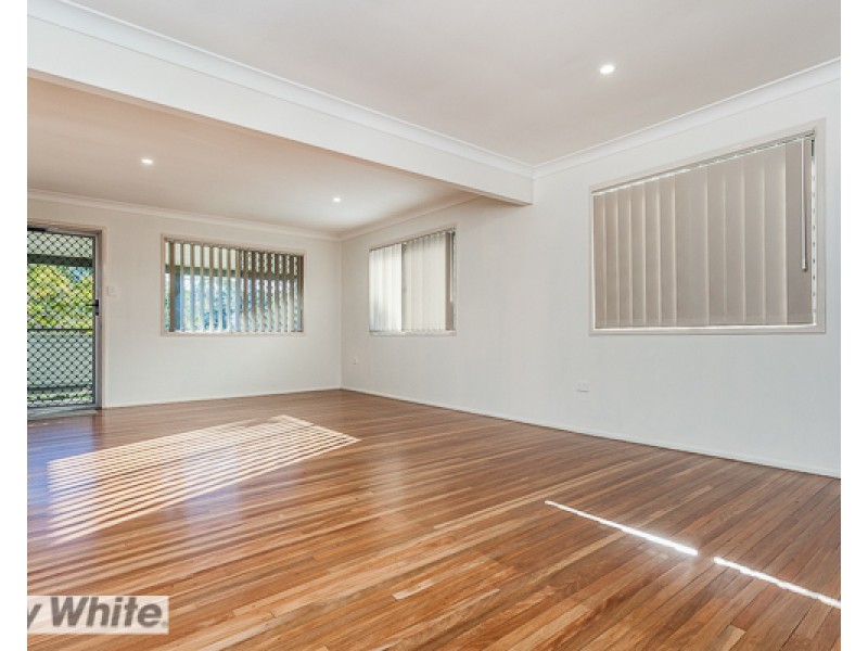 10 Arunga Street, Petrie QLD 4502