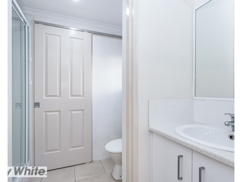 10 Arunga Street, Petrie QLD 4502