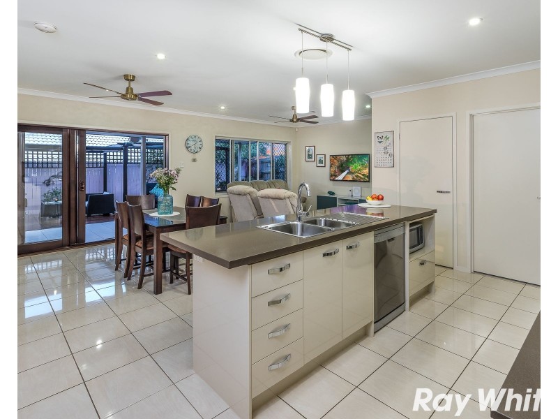 1 Goss Close, North Lakes QLD 4509