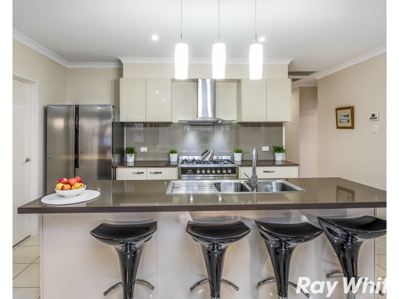 1 Goss Close, North Lakes QLD 4509